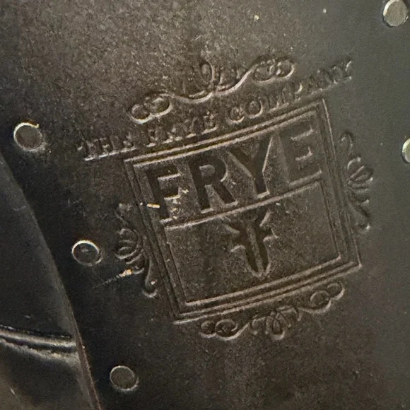 FRYE Women's Ray Black LeatherBuckle Shootie Ankle Boot: size 8M
